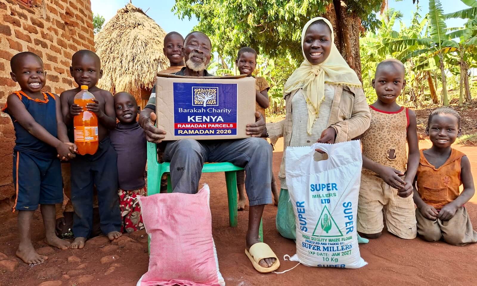 Distribuzione pacchi alimentari Barakah Charity per il Ramadan 2026 in Kenya.